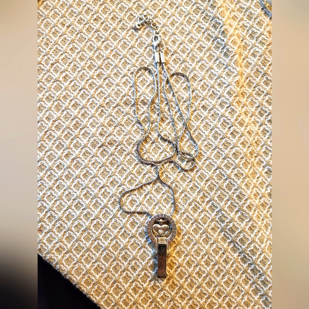 Brighton Badge Clip